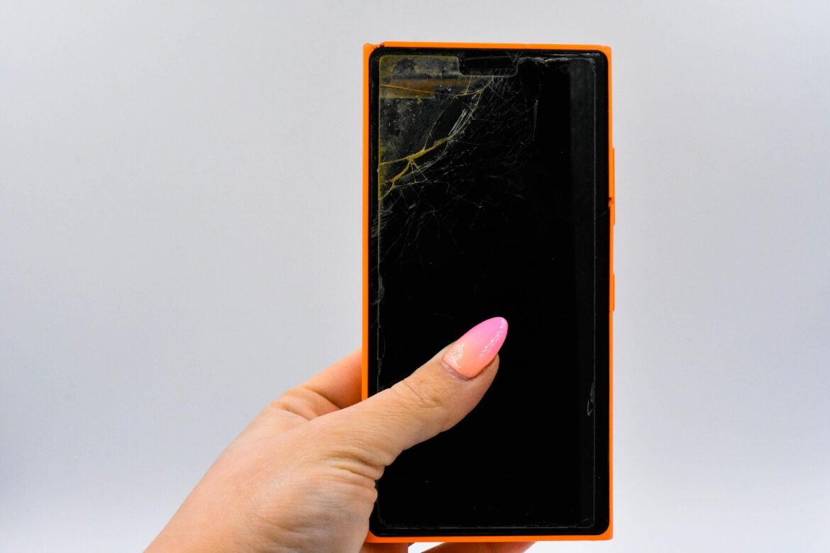 Folia czy szkło na telefon